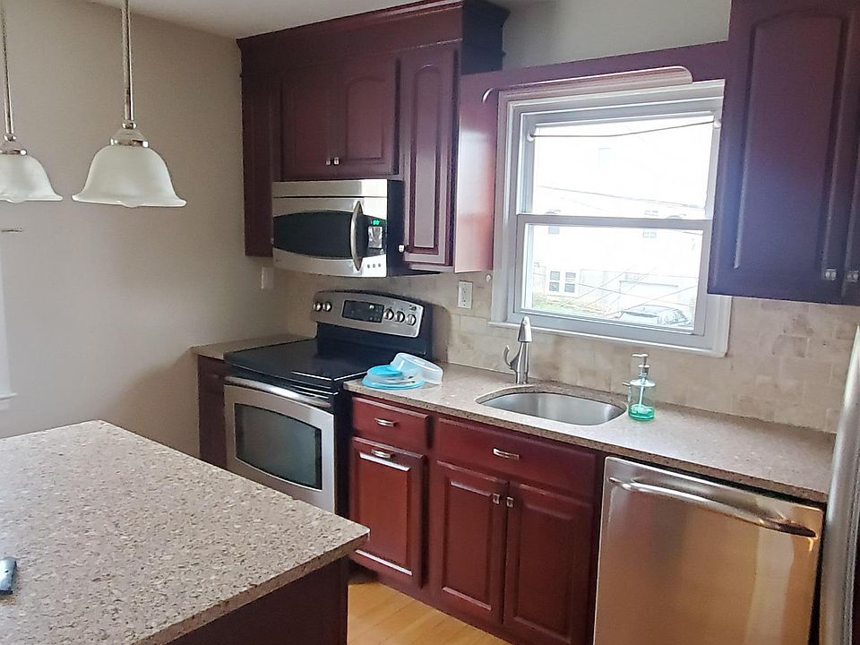 1st image of 29 Beacon St