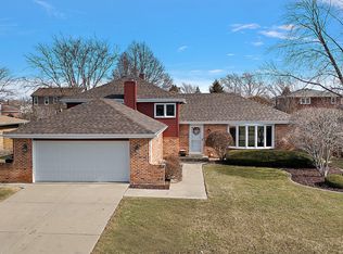 15223 Royal Foxhunt Rd, Orland Park, IL 60462