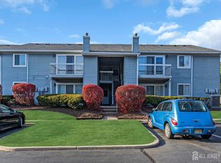 25 Beaconsfield Pl, Somerset, NJ 08873