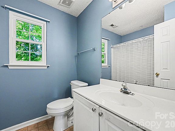 5th image of 4718 Titus Ct