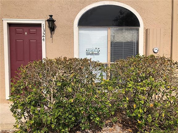 2nd image of 1324 Casa Park Cir