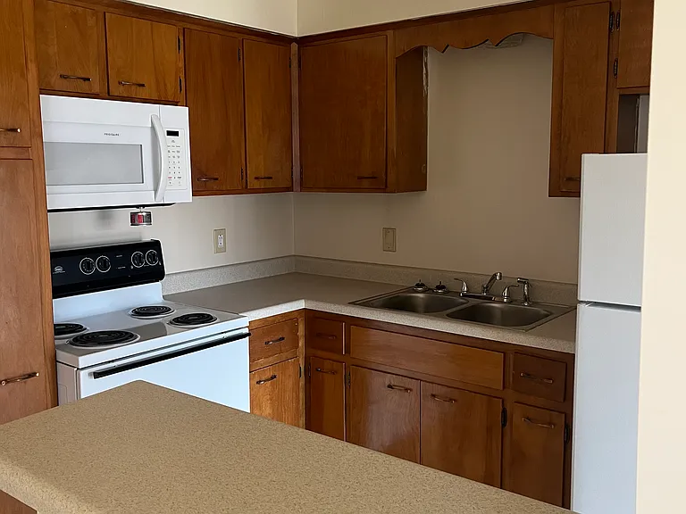 Presidents Village Apartments — Photo 24