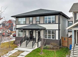 1003 NW Mahogany Blvd SE, Calgary, AB T3M3E4