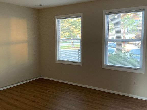 4th image of 9304 Gildenfield Ct
