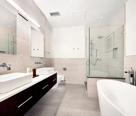 Sold by Compass | media 21