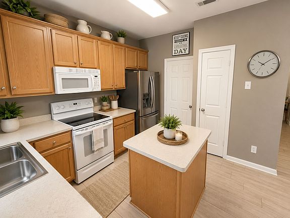 5th image of 610 Juniper Dr