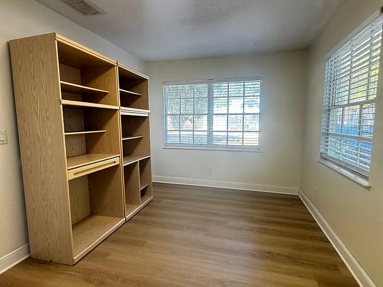 3008 Hillview St — Photo 17
