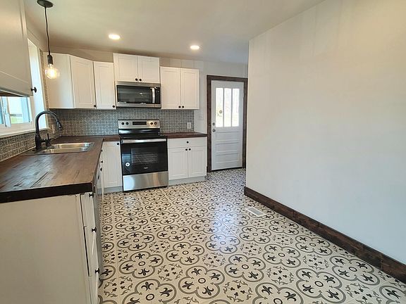 3rd image of 2311 E Glenwood Ave