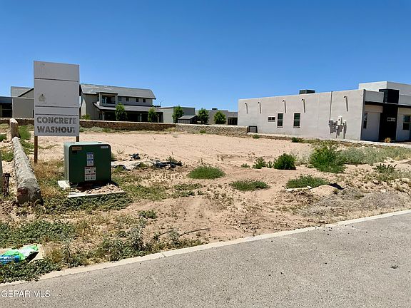 3rd image of 5833 Valley Palm Dr