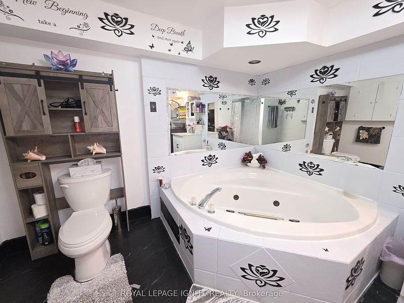 Ajax House for rent - 2 Bedrooms — photo 4