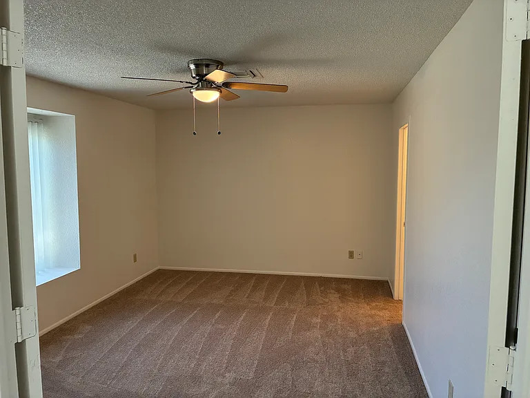 10820 W Wagon Wheel Dr — Photo 13