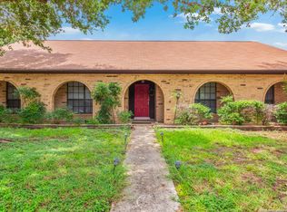 8902 Hetherington Dr, San Antonio, TX 78240