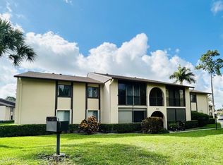 433 Pine Glen Lane #C2, Greenacres, FL 33463