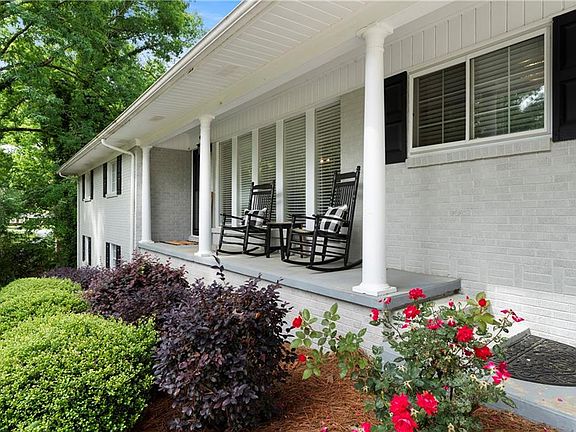 3rd image of 212 Sherwood Dr