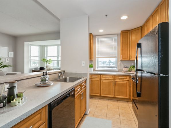 601 Riverside Ave UNIT 204