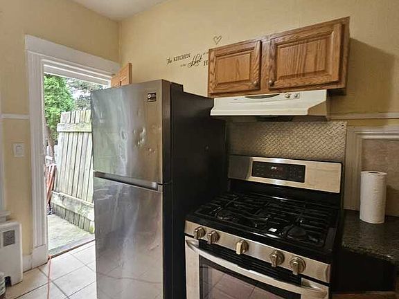 5th image of 141 Voss Ave APT 1
