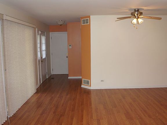 4th image of 1051 Woodhill Ct