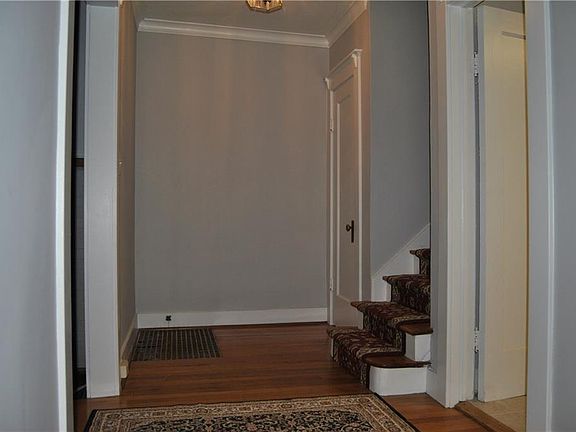 3rd image of 208 Clairmonte Ave