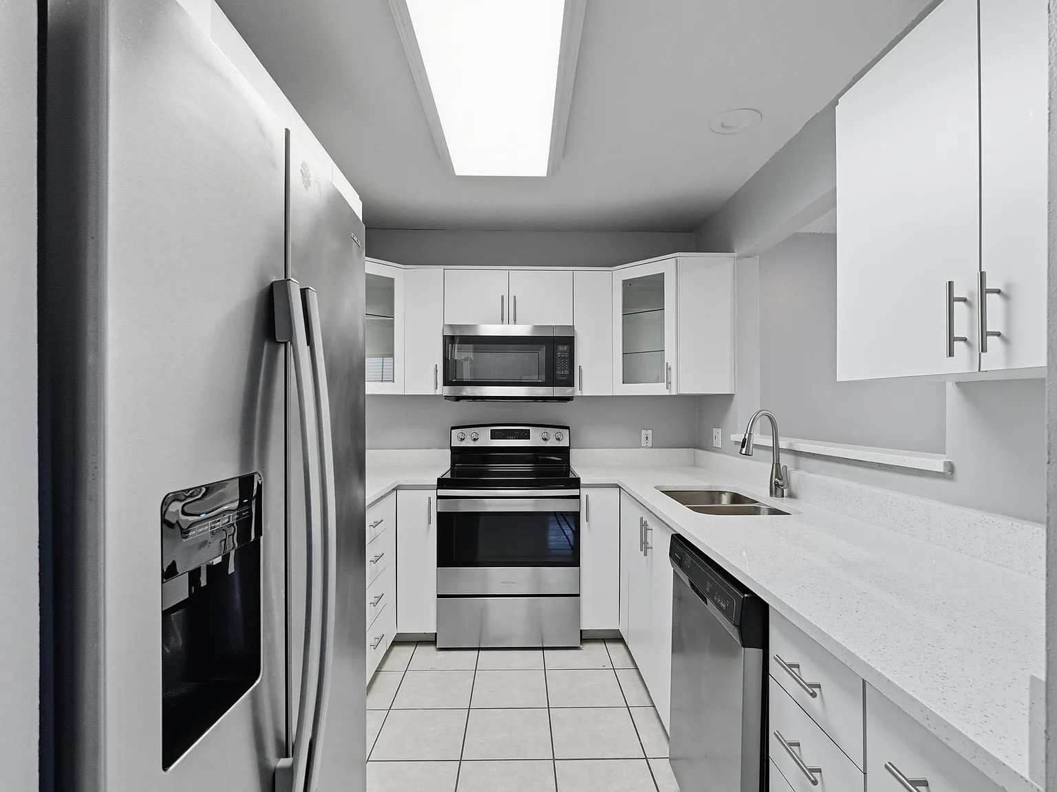 2 bed, 936 sqft, $1,800 — Photo 4