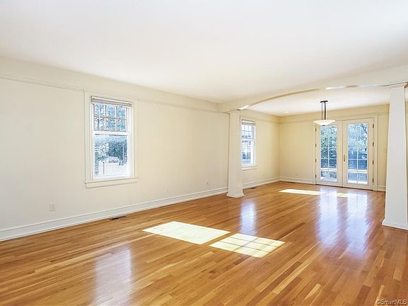 4th image of 45 Carter Dr