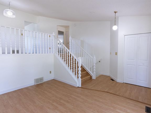 4th image of 4903 11a Ave NW