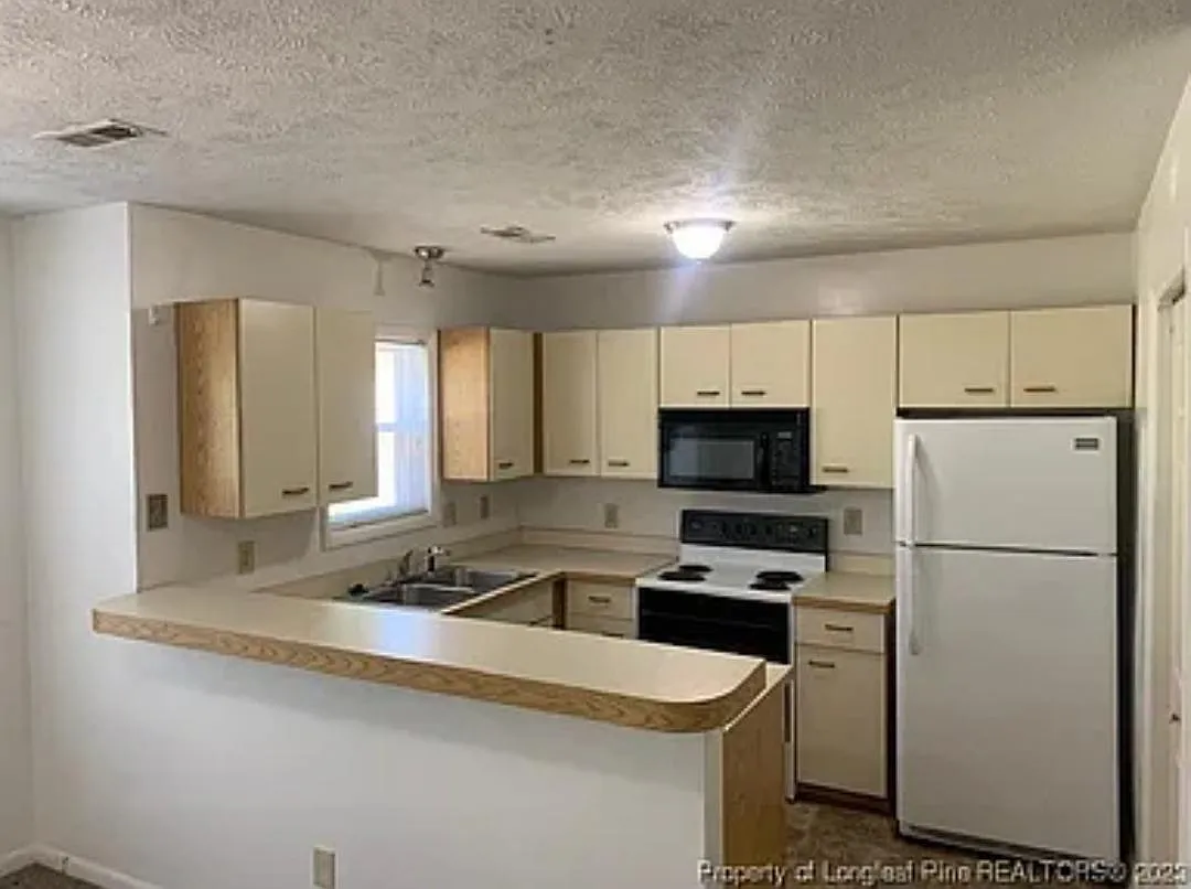 2 bed, 1145 sqft, $1,075 — Photo 3