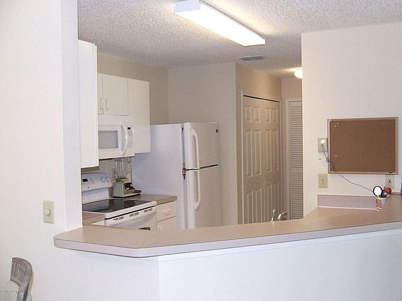 5th image of 700 Ironwood Dr Unit 726