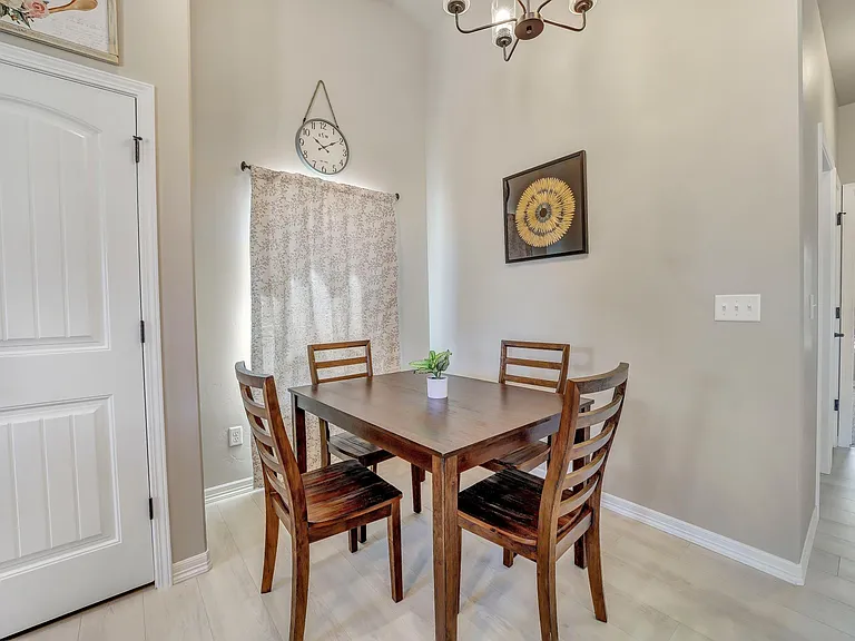 1142 White Birch Ave — Photo 5