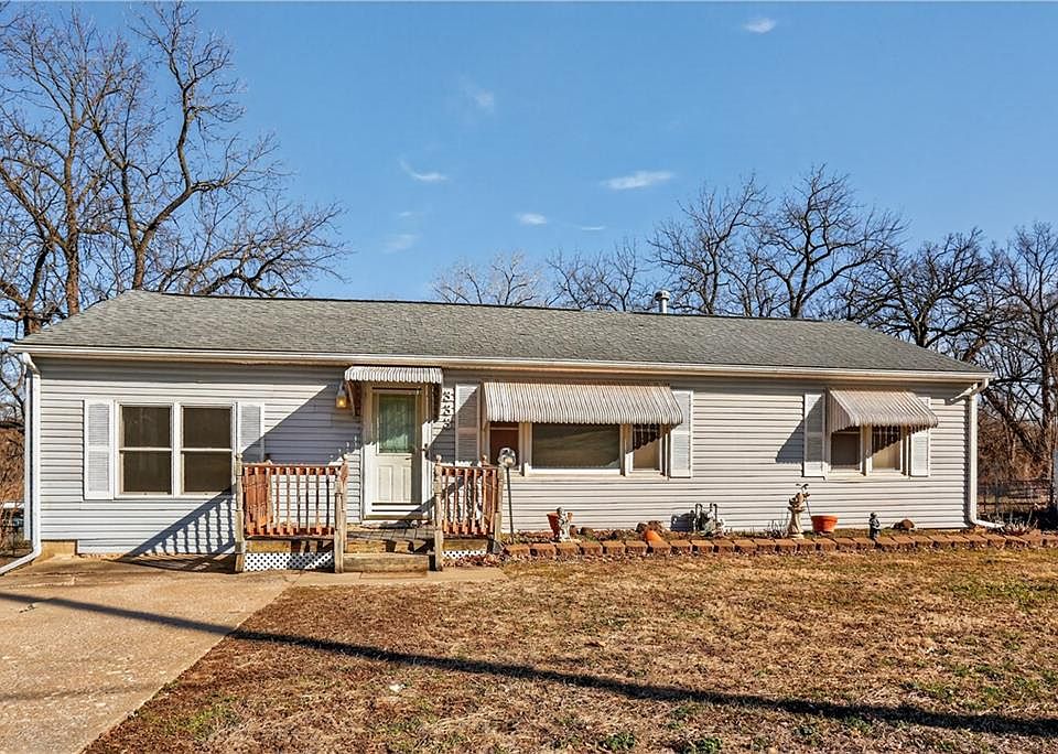 1st image of 333 Allcutt Ave