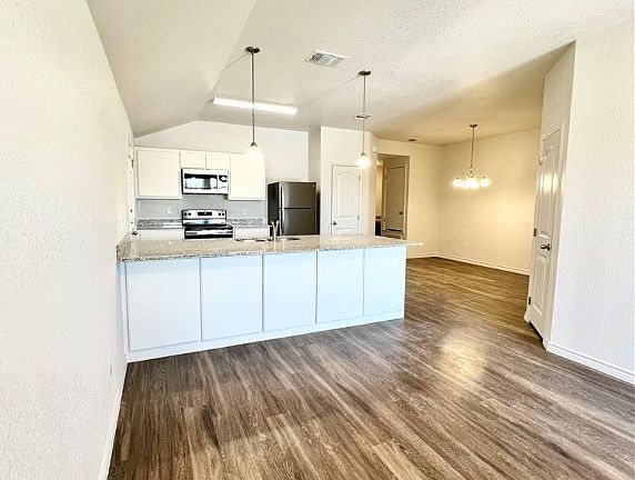 3rd image of 217 Dolphin Dr