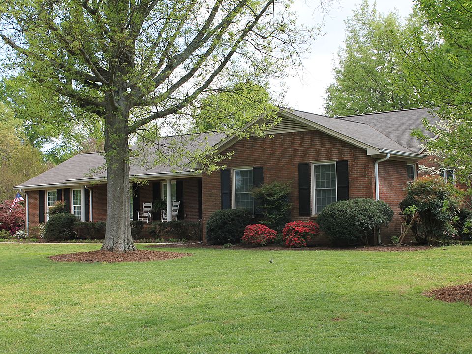 1st image of 122 Saint Augustine Dr