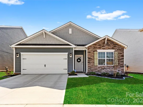 1949 Vanderlyn St, Monroe, NC 28112