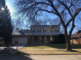 983 Huntleigh Dr, Naperville, IL 60540