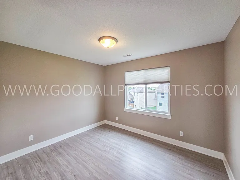 216 Maple Ave — Photo 14