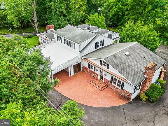 5th image of 18189 Sands Rd