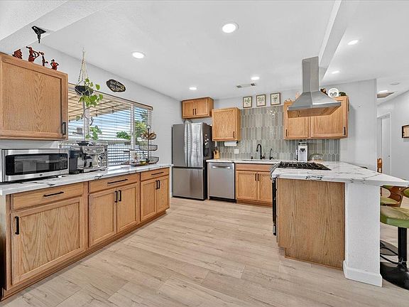 5th image of 3097 W Sussex Way