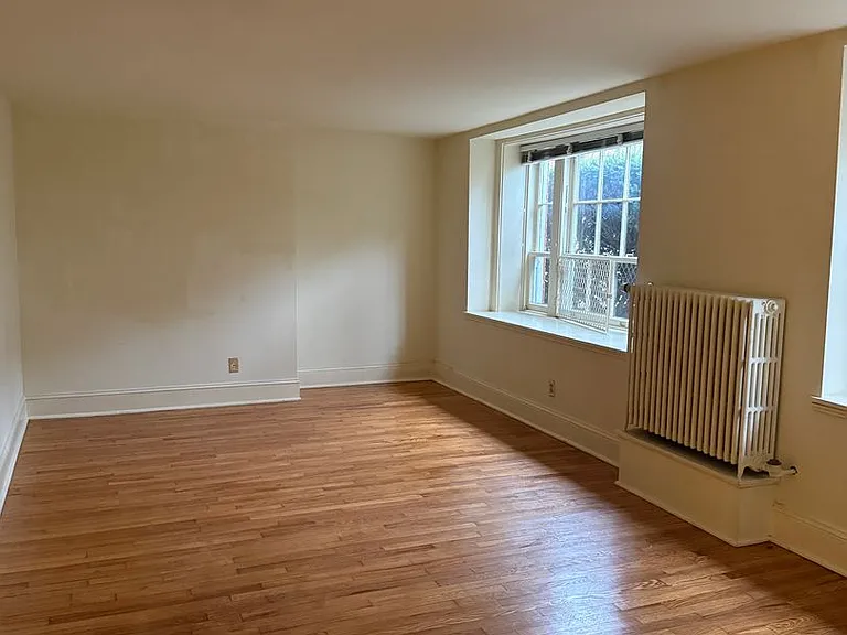 100 E Church St #7 — Photo 7