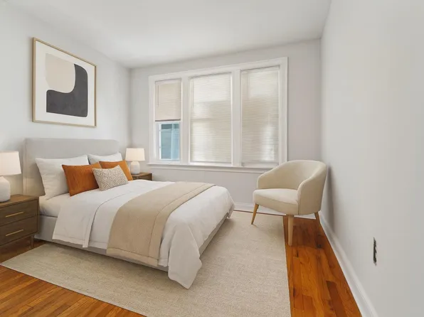 92 Warner Avenue image 4 of 16