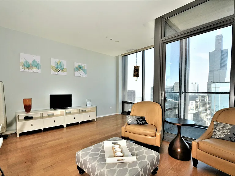 65 E Monroe St #4503 — Photo 4