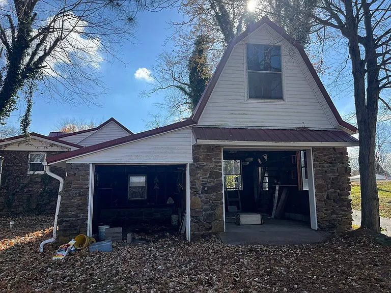 9815 Lick Creek Rd — Photo 4