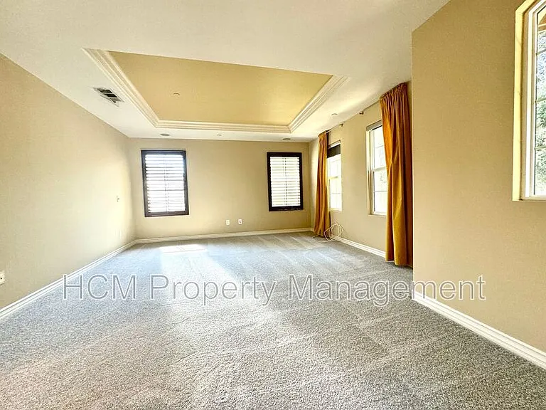 26027 Newport Ave — Photo 12