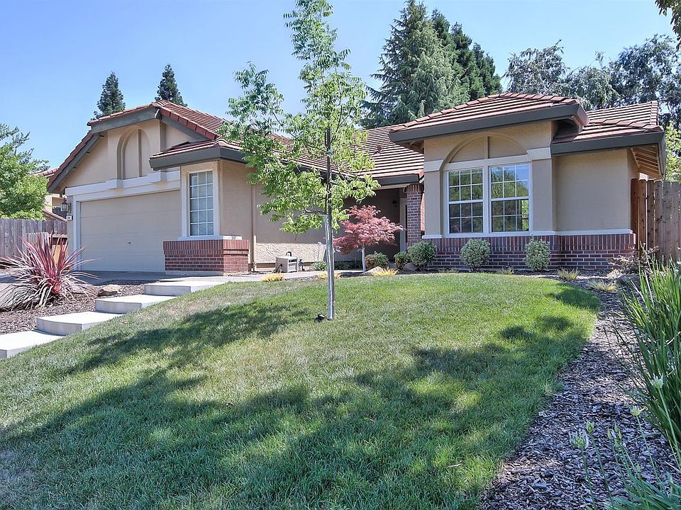 1st image of 256 Silberhorn Dr