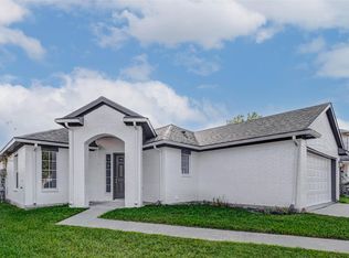 7027 Sun Creek Dr, Hitchcock, TX 77563