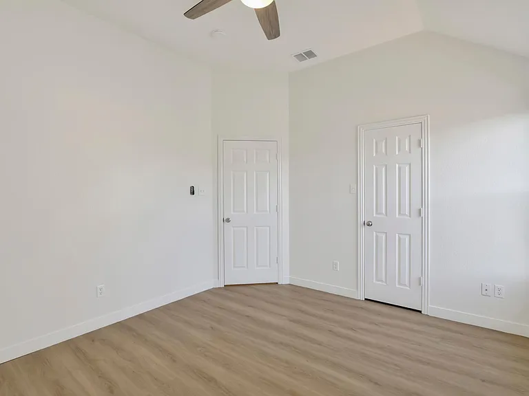 1615 Bryce Canyon Ln — Photo 10
