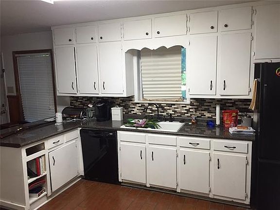 5th image of 1227 Park Center St