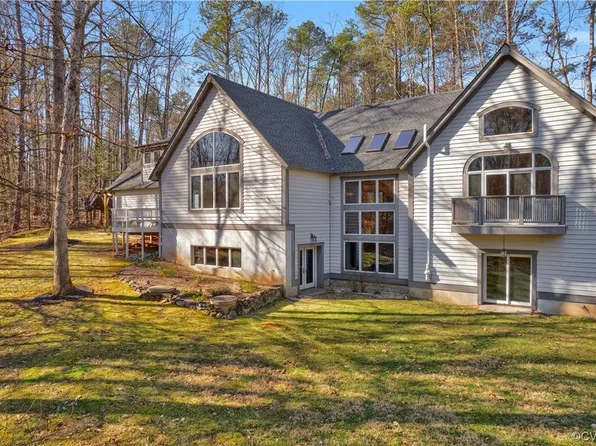 1921 Woodberry Mill Rd, Powhatan, VA 23139