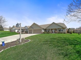 W230N7942 Bluebill Dr, Sussex, WI 53089