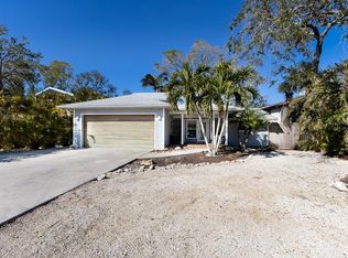 633 Calle De Peru, Sarasota, FL 34242