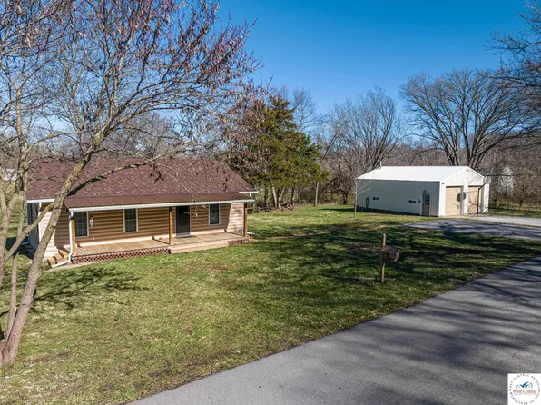 302 N Hudson St, Windsor, MO 65360