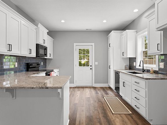 3rd image of 214 Park St